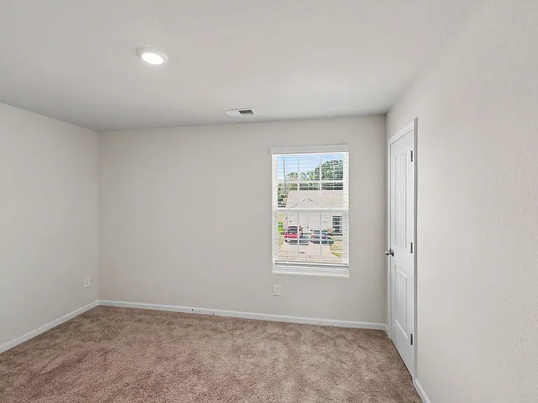 318 Aniston Ln — Photo 15