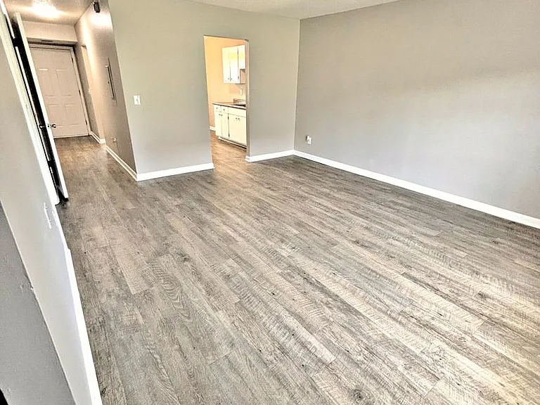 Avalon Cove Townhomes — Photo 25