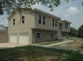 719 S 5th St, Atchison, KS 66002