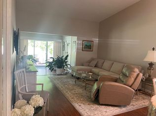 14 Boxwood Ter, Middletown, NJ 07701