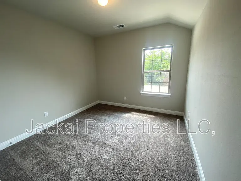 801 Ponds Edge Ln — Photo 23