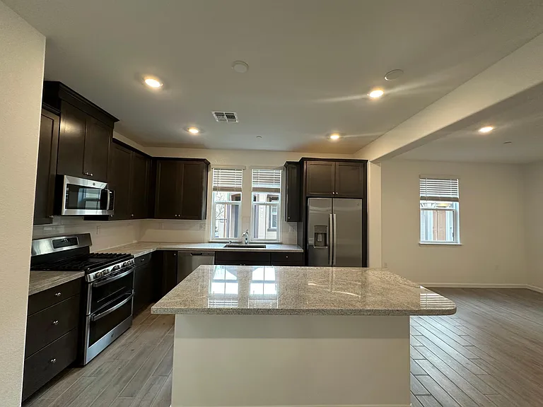 1667 Pena Ln — Photo 8