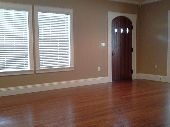 3rd image of 501 E Harwood St