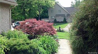 2nd image of 2025 Lakeshore Dr