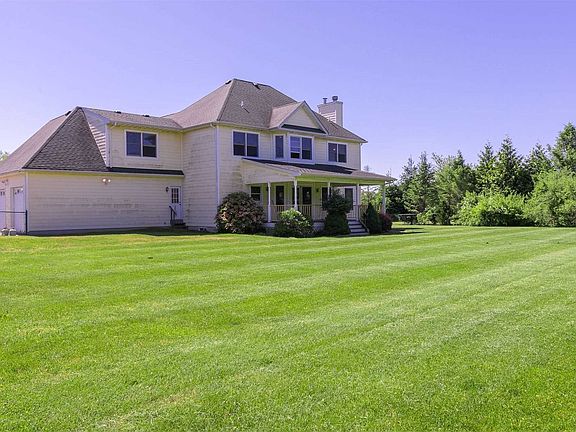 3rd image of 300 Little Peconic Bay Ln