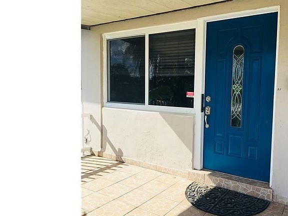 2nd image of 1121 SW 30th Ave