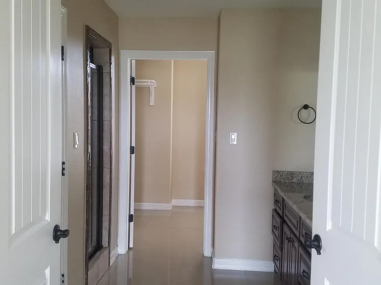 1425 White Oak Dr W — Photo 8