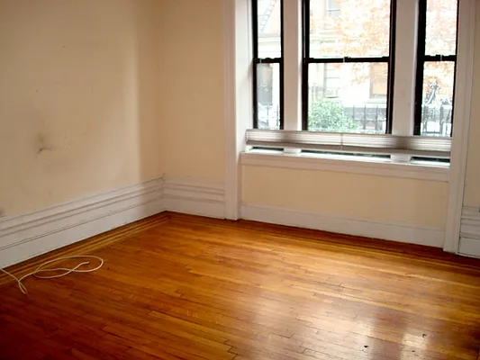 Rented by City Connections Realty | media 7