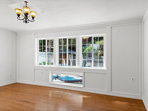 5th image of 4081 Mira Costa St