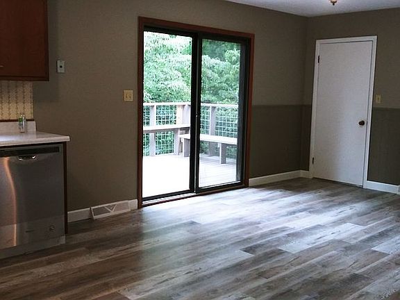 3rd image of 621 Greenwich Dr
