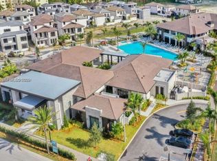 4654 NW 83rd Path, Doral, FL 33166