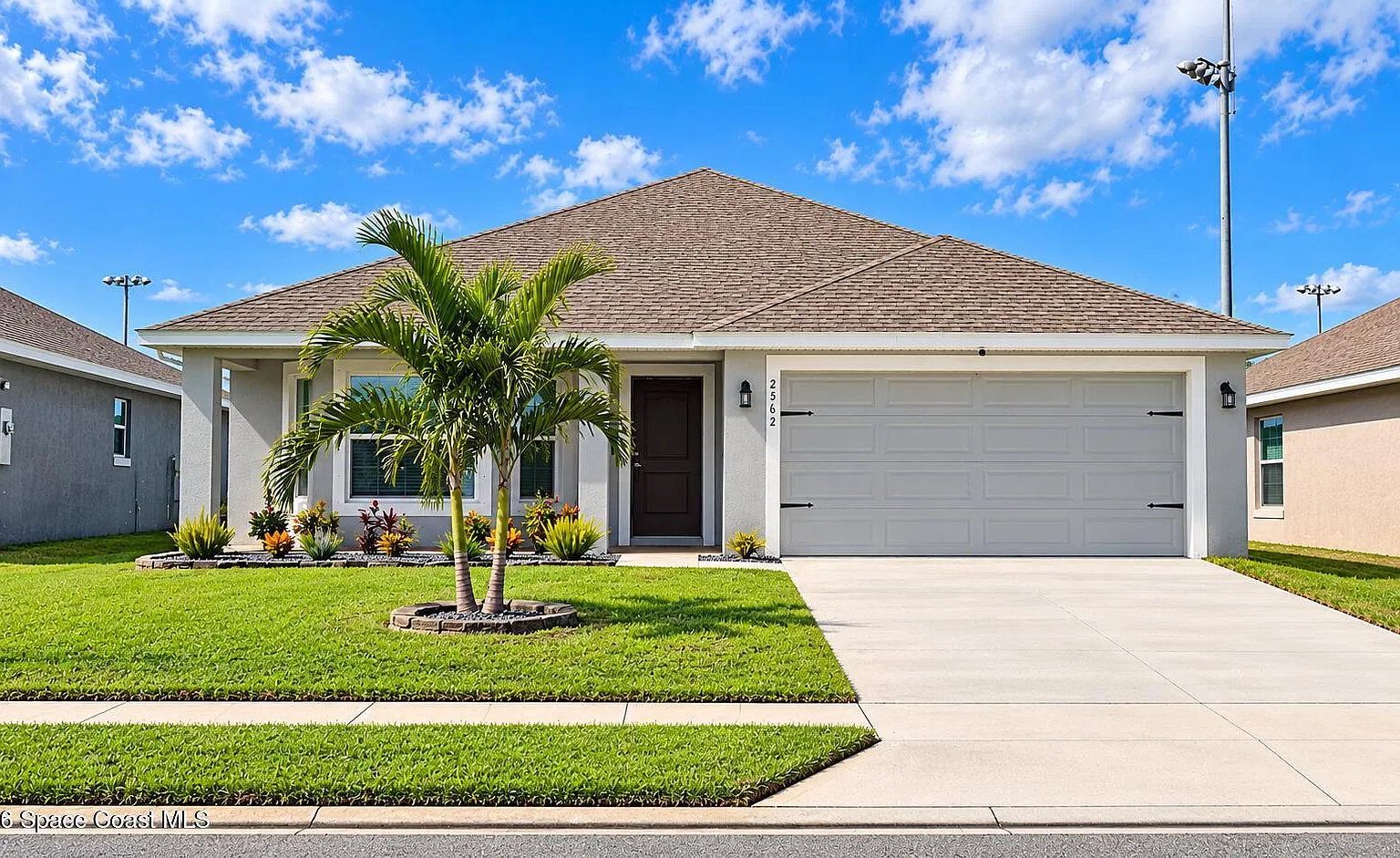 3 bed, 2.0 bath, 1762 sqft, $2,200 — Photo 1