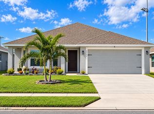 2562 Pinwherry St NW, Palm Bay, FL 32907