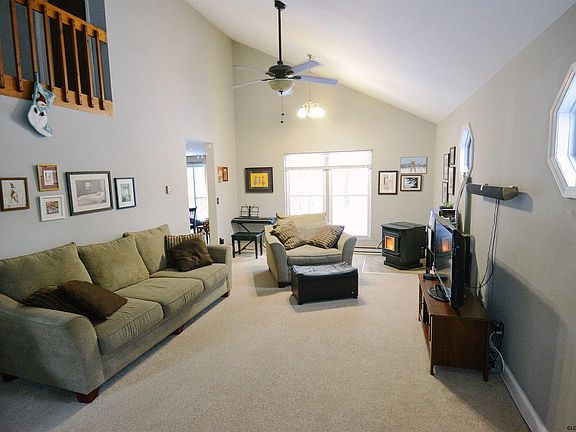 5th image of 90 Arrow Wood Pl