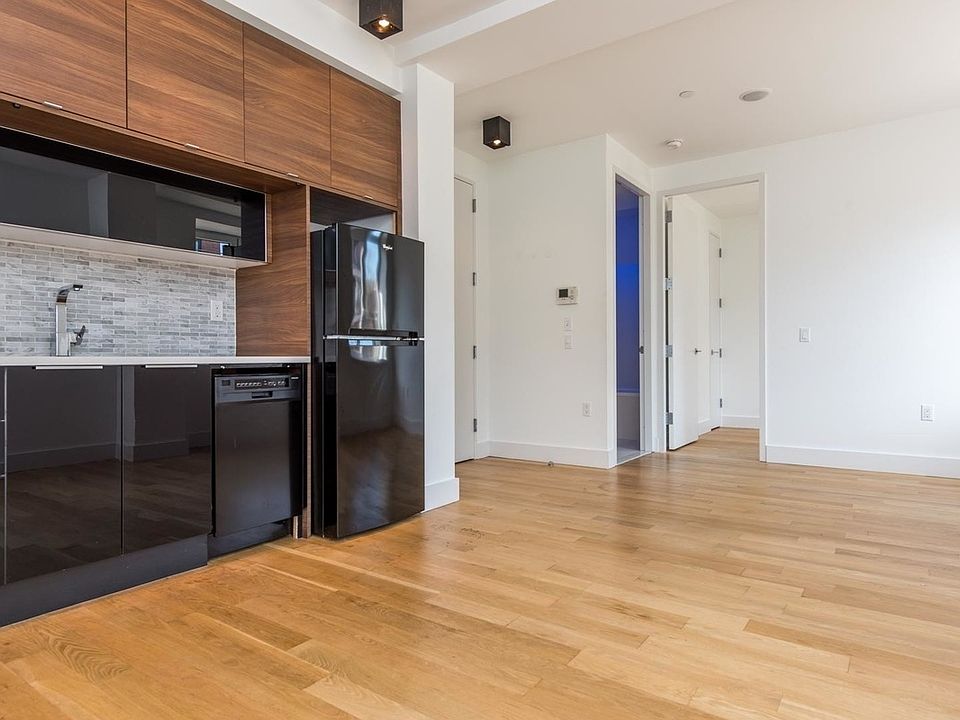 1st image of 74 Maujer St #30H