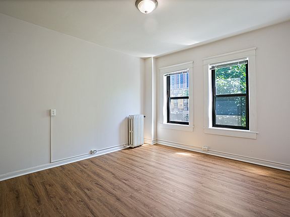 5th image of 304 Bell St APT 33C