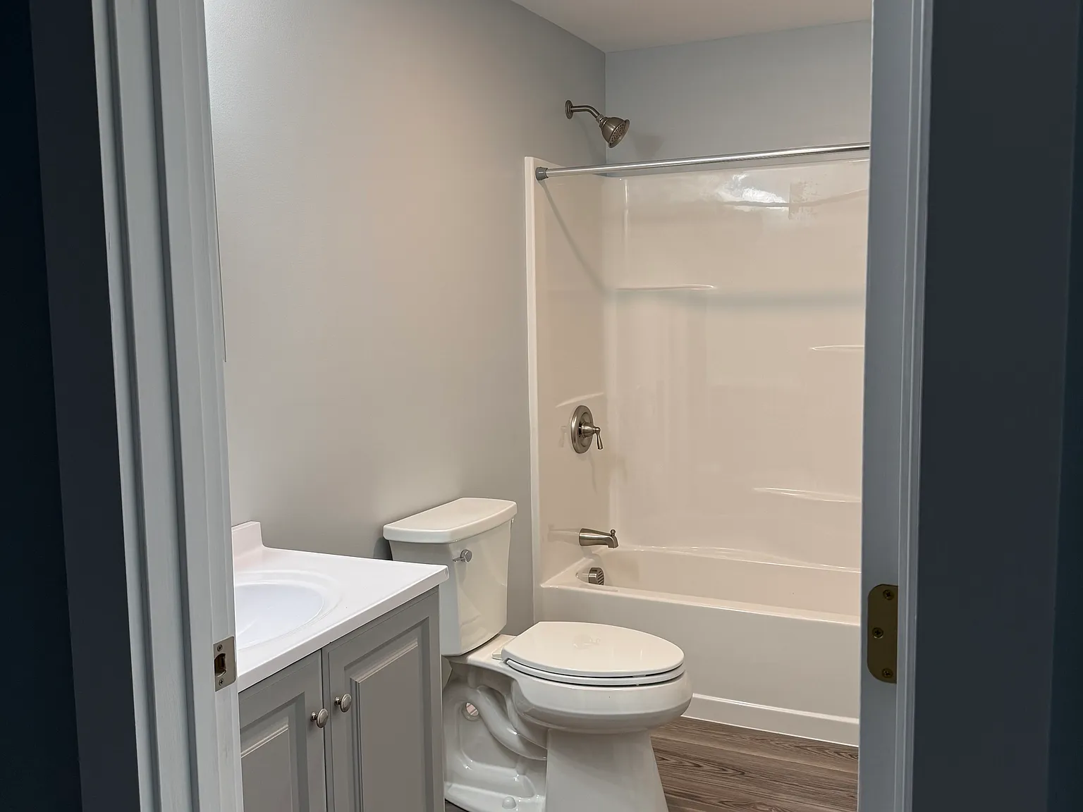 3 bed, 1000 sqft, $2,000 — Photo 3
