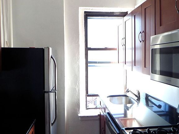 4th image of 1158 49th Ave APT 4D