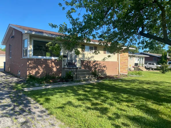 16 S Joyce Ln, Addison, IL 60101