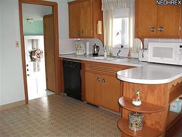 4th image of 5505 Southington Dr