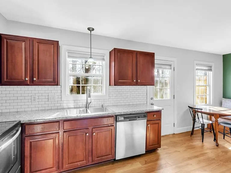 39 Ruby Bay Ln — Photo 5