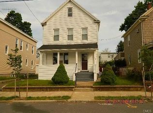 338 Jackson Ave, Bridgeport, CT 06606