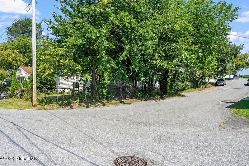 2nd image of 26 Quincy Street