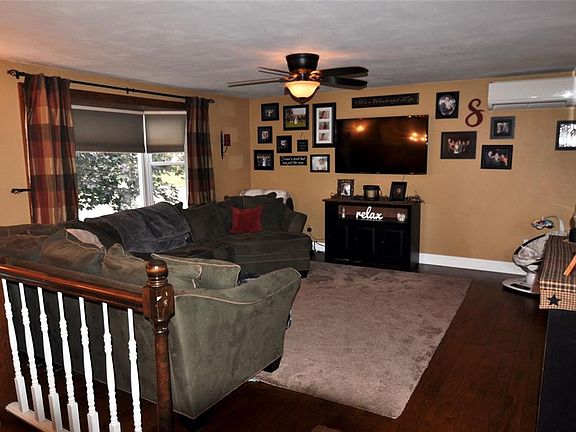 3rd image of 26 Maplewood Dr