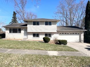 1338 Penarth St, Commerce Township, MI 48382