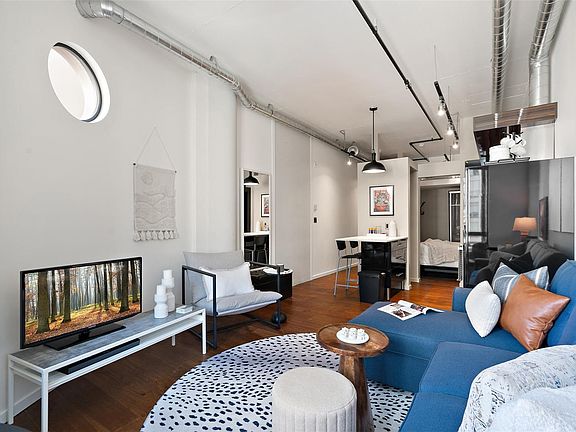 3rd image of 1029 View St #511
