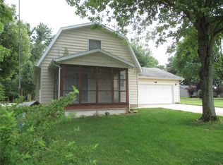13 N Circle Dr, Carlyle, IL