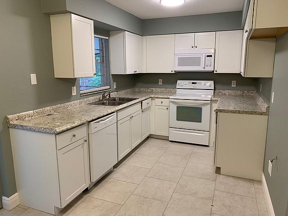4th image of 217 Agua Vista St