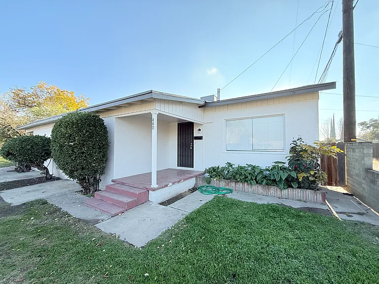 440 S 4th St — Photo 1