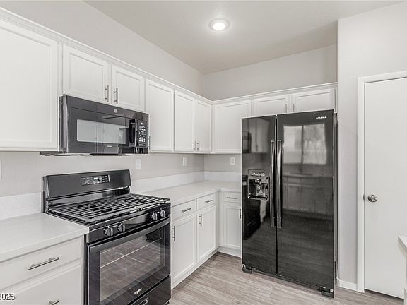 5th image of 5402 Shady Lair Ct