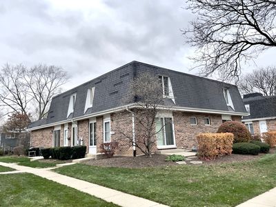 422 Sunnybrook Ln #25-C, Wheaton, IL, 60187