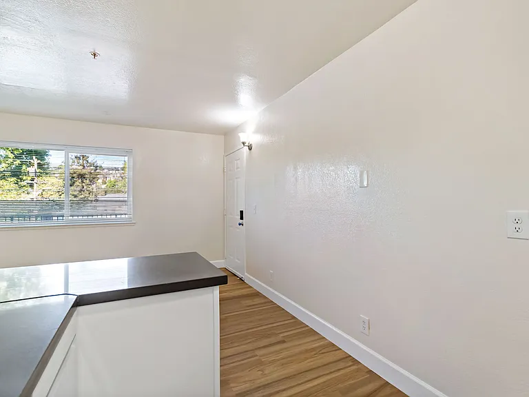 10900 Macarthur Blvd #2 — Photo 15