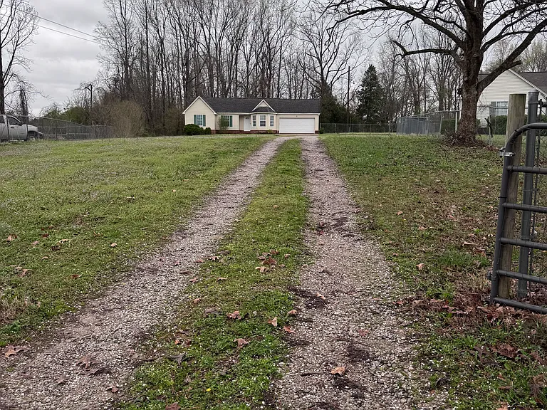 370 Brown Rd — Photo 2