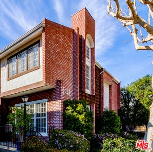 141 N Clark Dr APT 4, West Hollywood, CA, 90048