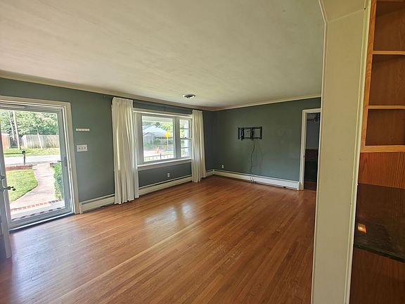 5th image of 9510 Overhill Rd