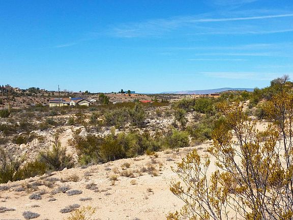 5th image of 2 Greasewood Ln