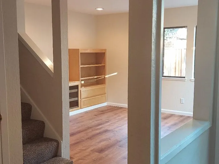 528 Felix Way — Photo 3