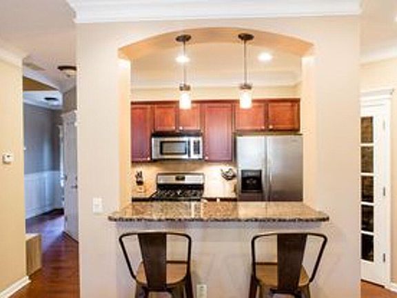 3rd image of 125 Sunset Ln