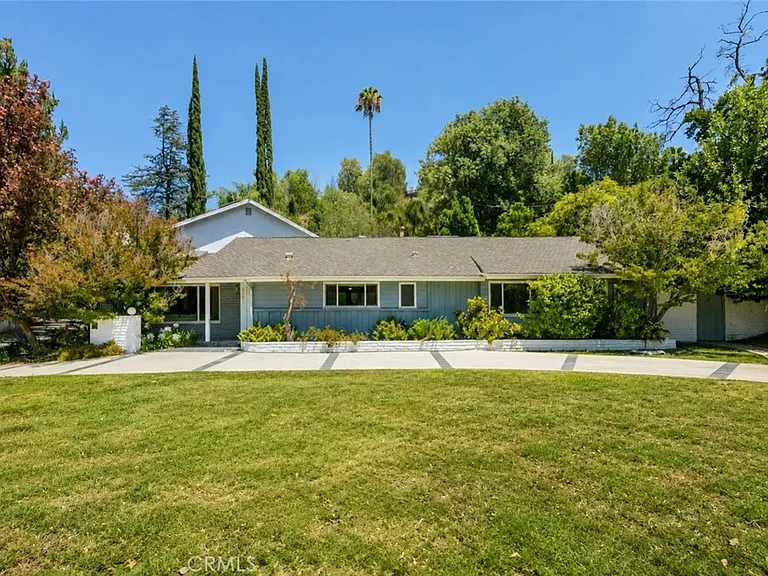 5065 Casa Dr — Photo 2
