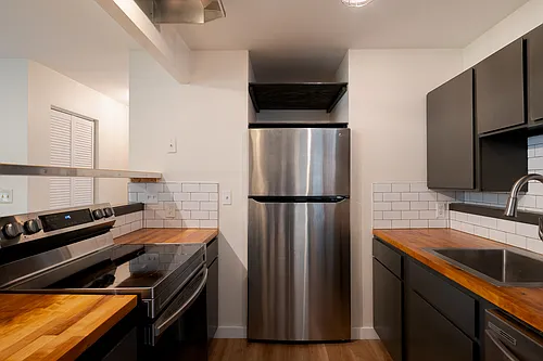 2717 E Denny Way Photo 1