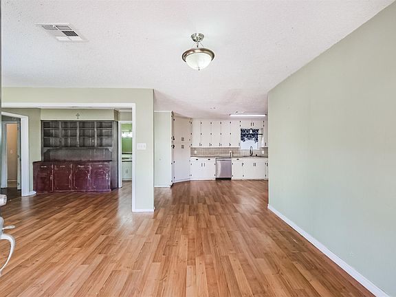 2nd image of 300 N Market St