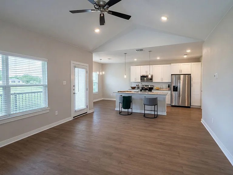 Water's Edge Townhomes — Photo 20