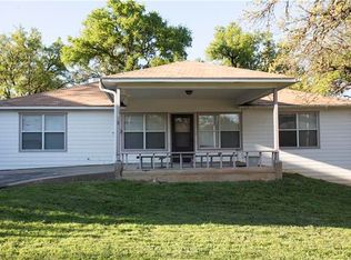 608 NW 7th St, Mineral Wells, TX 76067