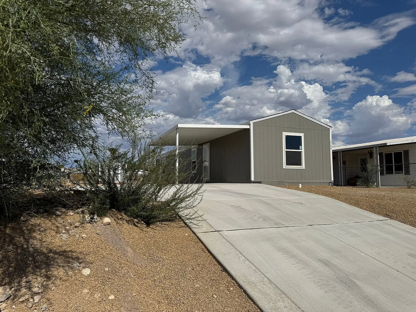 New construction Bullhead city home — Photo 2