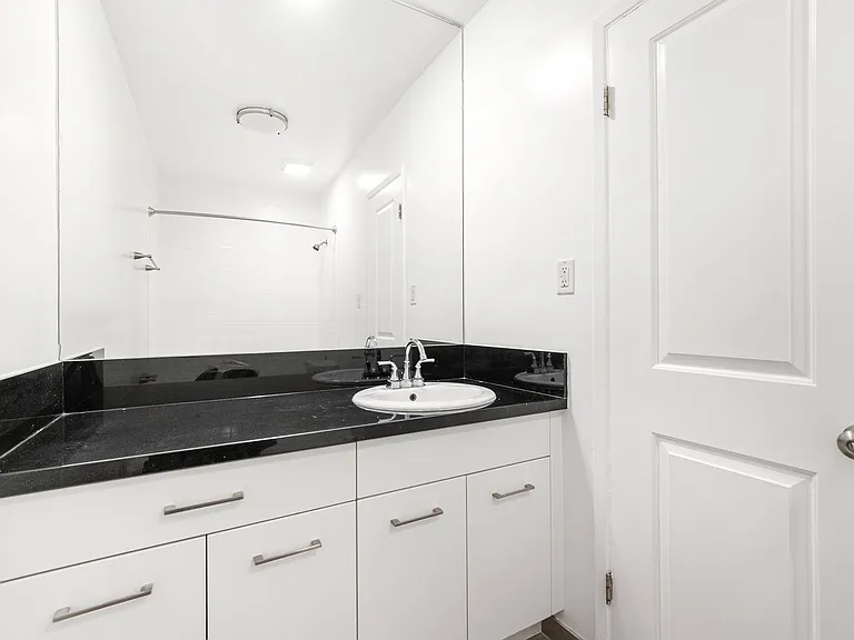 8440 Fountain Ave — Photo 16
