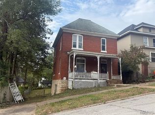 427 N 7th St, Hannibal, MO 63401